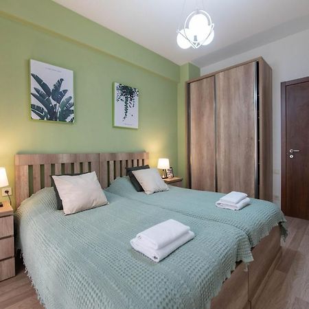 Gg Home - Cozy 2-Bedroom Apartment On Givi Kartozia 第比利斯 外观 照片