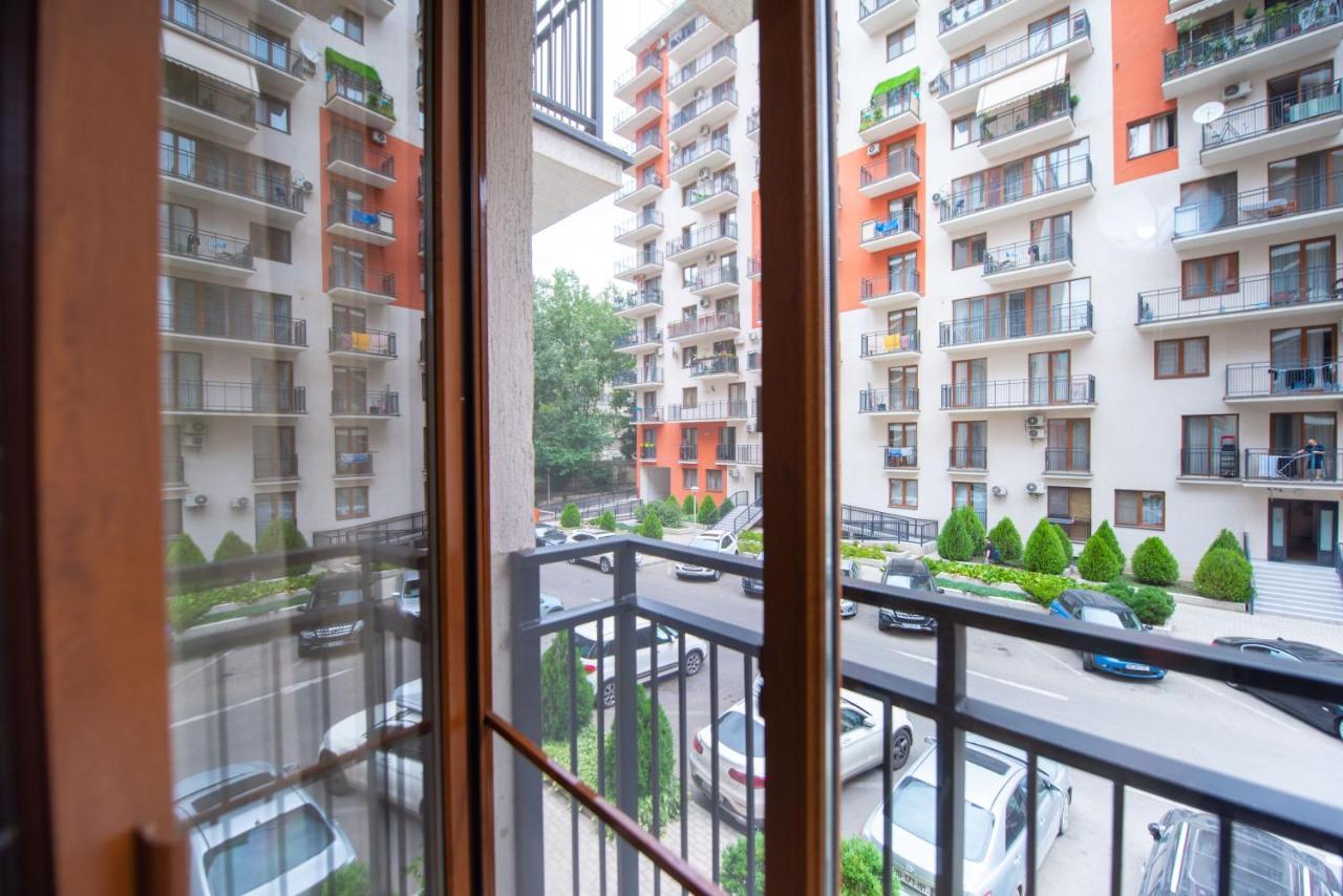 Gg Home - Cozy 2-Bedroom Apartment On Givi Kartozia 第比利斯 外观 照片